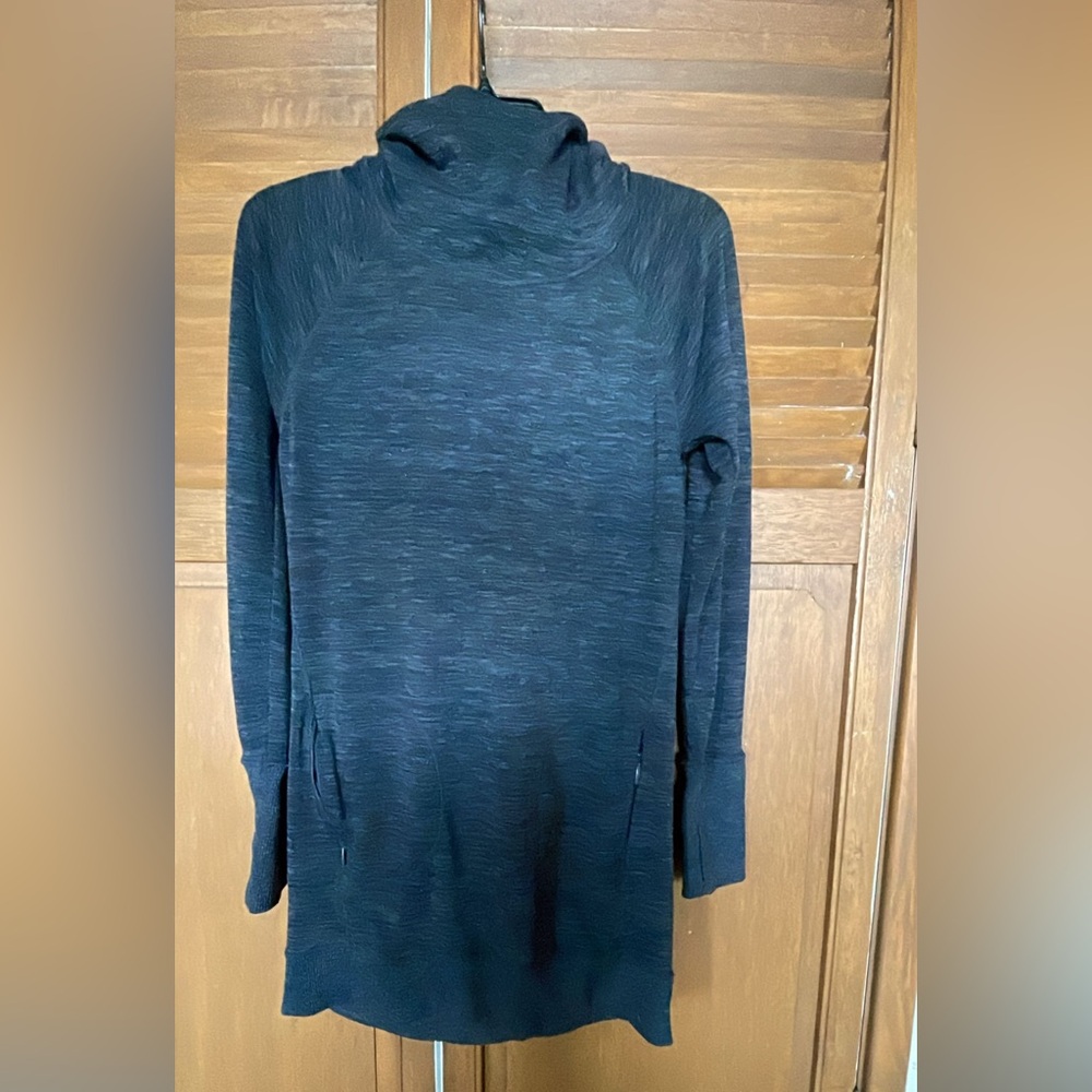 Athleta Charcoal Knit Top